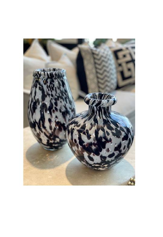 PEAR SHAPE WHITE & BLACK SPOTTY VASE - MIN 2
